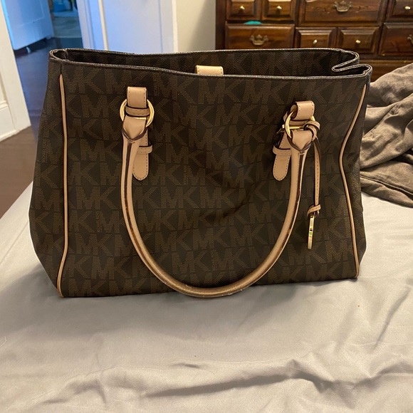 Michael Kors Purse & Wallet Bundle - Picture 14 of 16